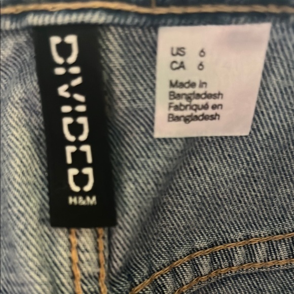 H&M Blue Classic Denim Skirt with Authentic Fading - Picture 3 of 6